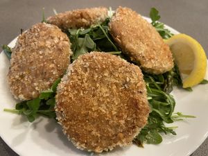 crab cakes at The Beer Plant in Austin