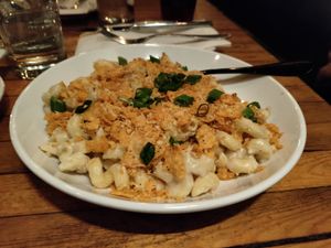 Mac n cheese at The Beer Plant in Austin