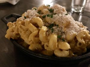 Mac n cheese skillet at The Beer Plant in Austin