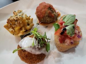 Appetizers at Hoo Gah in Bendigo