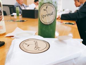 Green smooothie 그린 스무디 at Sprout Korea Natural Whole Food Service in Seoul