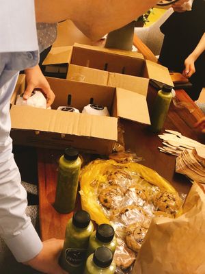 Cookie & Green smoothie  스프라우트의 쿠키와 그린 스무디 at Sprout Korea Natural Whole Food Service in Seoul