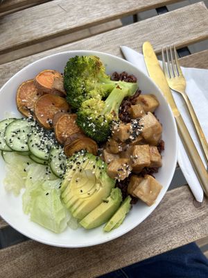 Peanut Tofu Bowl   at Raw Nest in Krakow