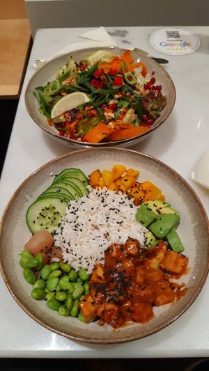 No Pork Buddha bowl with stir fried tofu at Raw Nest in Krakow