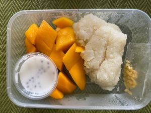 2x   DE2. Mango Sticky Rice	  RM 28.00	
 at Veggielicious Thai in Petaling Jaya