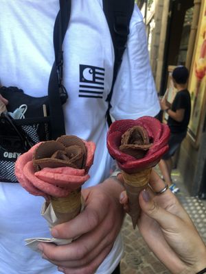 Bio chocolate, strawberry on the left, Cassis on the right at Amorino - Chateau in Nantes