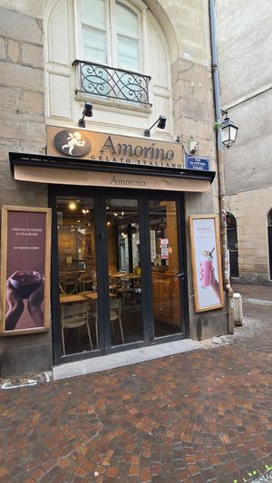On the corner at Amorino - Chateau in Nantes