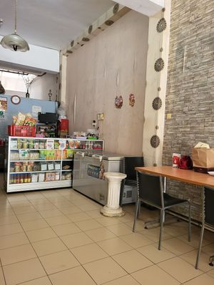 They sell also vegan instant ramen which are not too bad at Waroeng SA in Malang