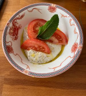Vegan mozzarella & tomato at Primeur Cantine in Paris