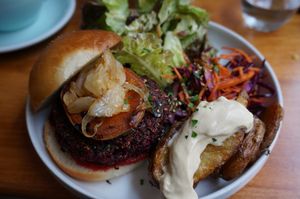 Beet Burger at Primeur Cantine in Paris
