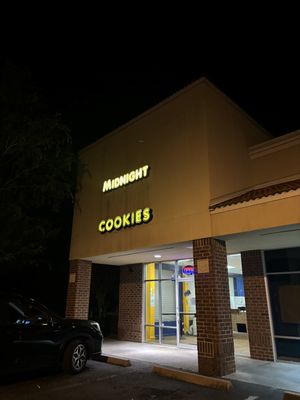 crusty looking outside   at Midnight Cookies in Gainesville