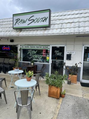 Outside sitting area  at Raw South Juice Co. in Miami