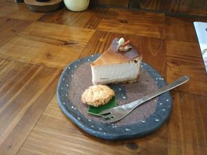 vegan cheese cake at Mana in Naha