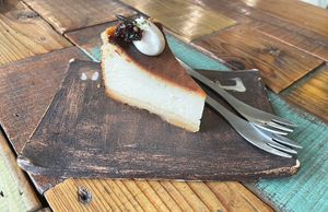 Vegan cheesecake    at Mana in Naha
