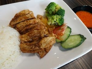 Roasted chicken with fragrant rice at D'life 蔬食 - Jurong West in West Singapore