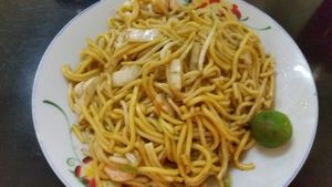 fried Hokkien (mock) prawn noodle at Zen Vegetarian Food Store in Johor Bahru