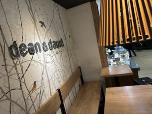 inside  at Dean & David - Ernst-August in Hannover