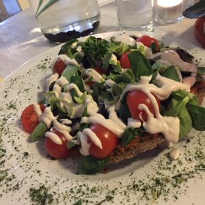 Raw pizza at Food of Love in Prague