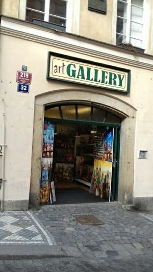 be carrefull because you have tout enter in this shop  at Food of Love in Prague
