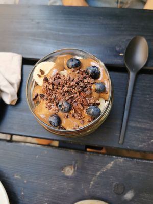 Fitness porridge at Superfood Deli - Mariahilfer in Vienna