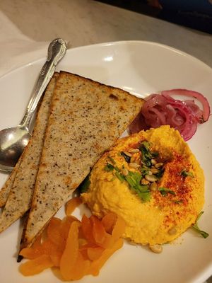 Hummus appetizer #Veganuary at Silver Diner in Frederick