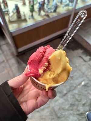 Raspberry and passion fruit at Amorino - Catedral in Sevilla