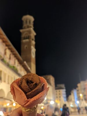 Chocolate and strawberry sorbet at Amorino in Verona