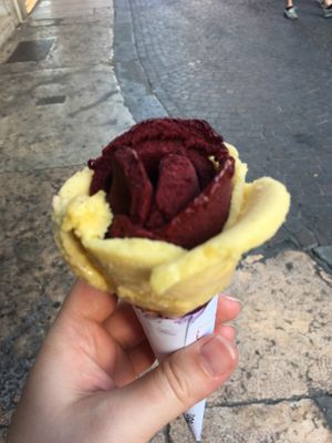 „Piccolo“ (2 flavours)  at Amorino in Verona