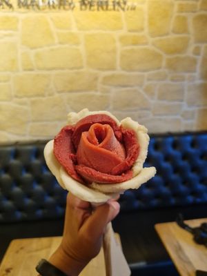 Banana, cherry and strawberry at Amorino in Verona