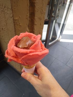 Chocolate and strawberry vegan sorbet at Amorino - Charing Cross in London