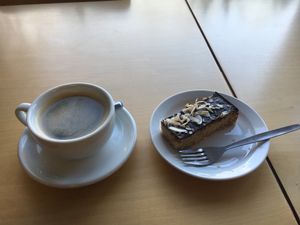 Very good coffee and cake at Rabbit Vegan Cafe in Exeter