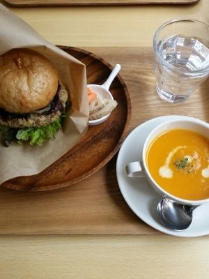 Burger set at Rota Cafe in Fukuoka