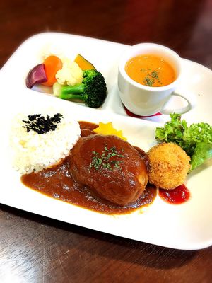 kids plate at Rota Cafe in Fukuoka