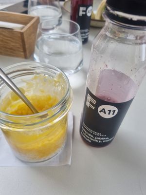Tapioca pudding and juice at Fach Juice Shop in Bratislava