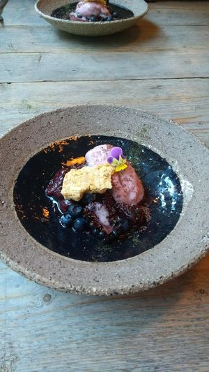 coconut-strawberry ice-cream with fruits and an almond biscuit at De Basis in Enschede