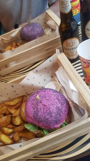 Menu (burger + chips + beer) at Flower Burger in Rome