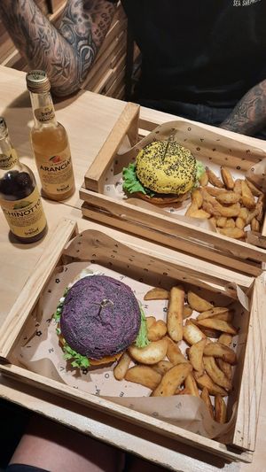  at Flower Burger in Rome