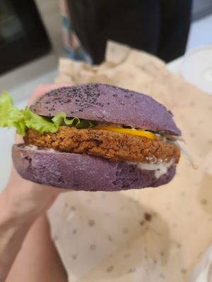 The "flower burger" at Flower Burger in Rome