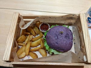  at Flower Burger in Rome