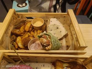  at Flower Burger in Rome