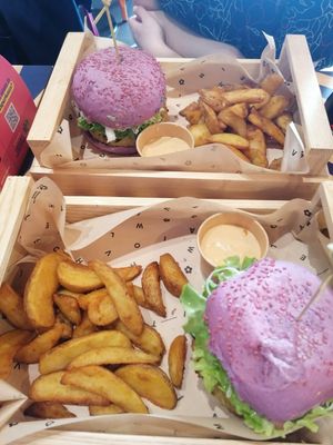  at Flower Burger in Rome