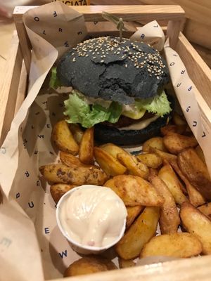 Burger at Flower Burger in Rome