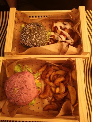 Burgers at Flower Burger in Rome