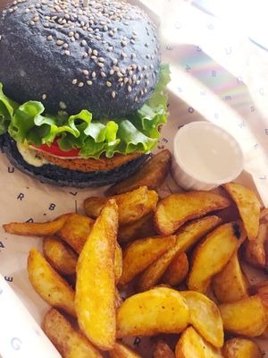 Cheesy Cecio Burger at Flower Burger in Rome