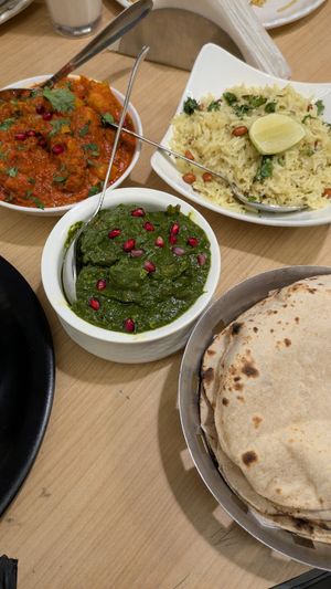 Aloo and soya chunk, palak tofu, lemon peanut rice & chapati at Yummy Yoga Cafe in Udaipur