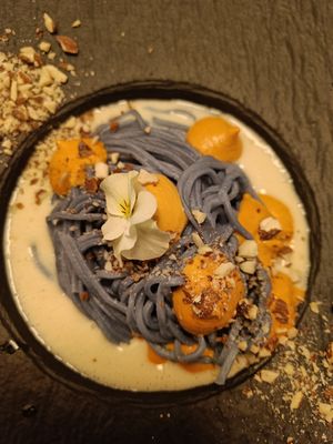 Blue spirulina noodles at Hearth  in Amsterdam