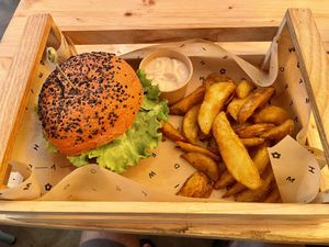 Coccinella burger  at Flower Burger - Porta Genova in Milan