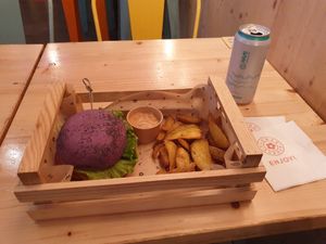 Purple Cheesy with fries at Flower Burger - Porta Genova in Milan