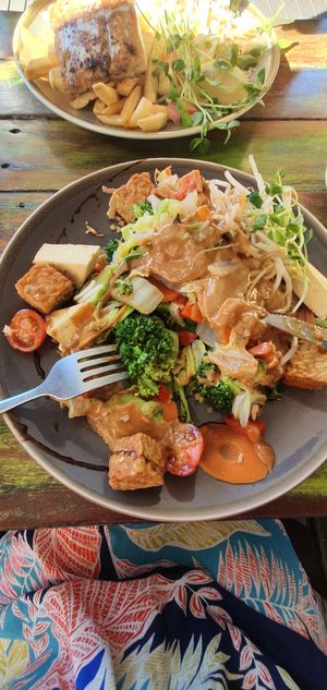 Gado Gado, veggies & salad at Bali Bagus Cafe in Byron Bay