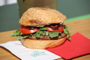 Vleischpflanzerl has seasonal burgercreations – like this one: the italian burger. Tastes fantastic! at Vleischpflanzerl in Salzburg